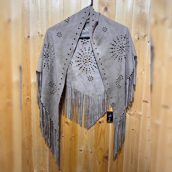LILY MORGAN | NWT Fringe Scarf / Shall